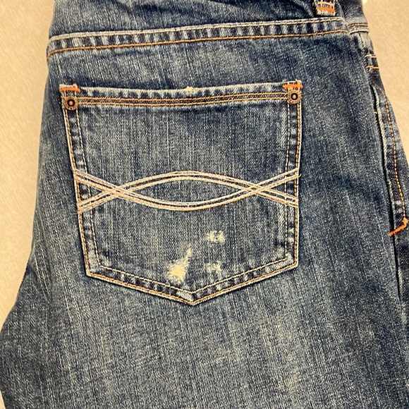 Abercrombie Low Rise Jean Shorts - Picture 3 of 3